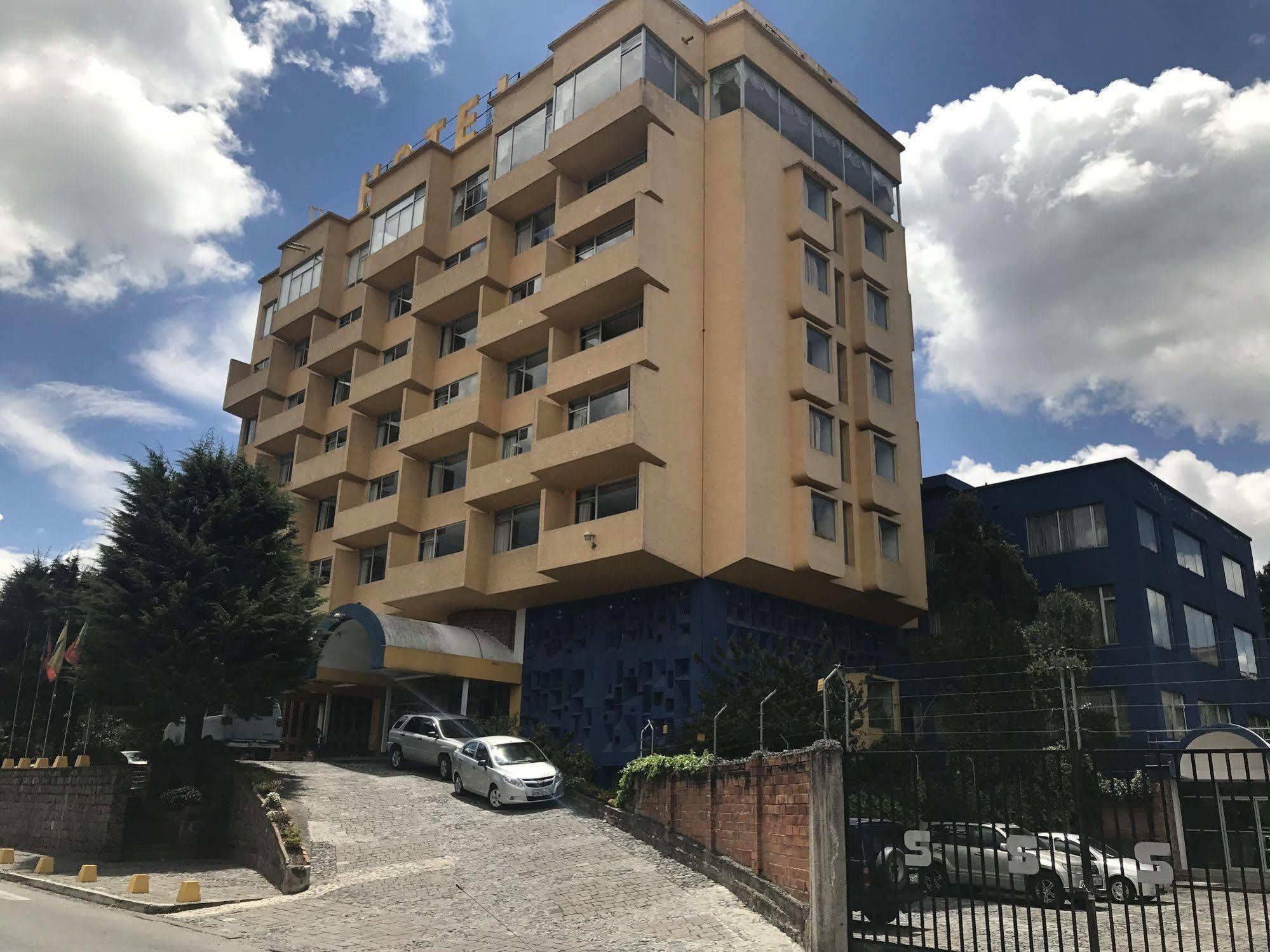 Hotel Savoy Inn Quito Exterior photo