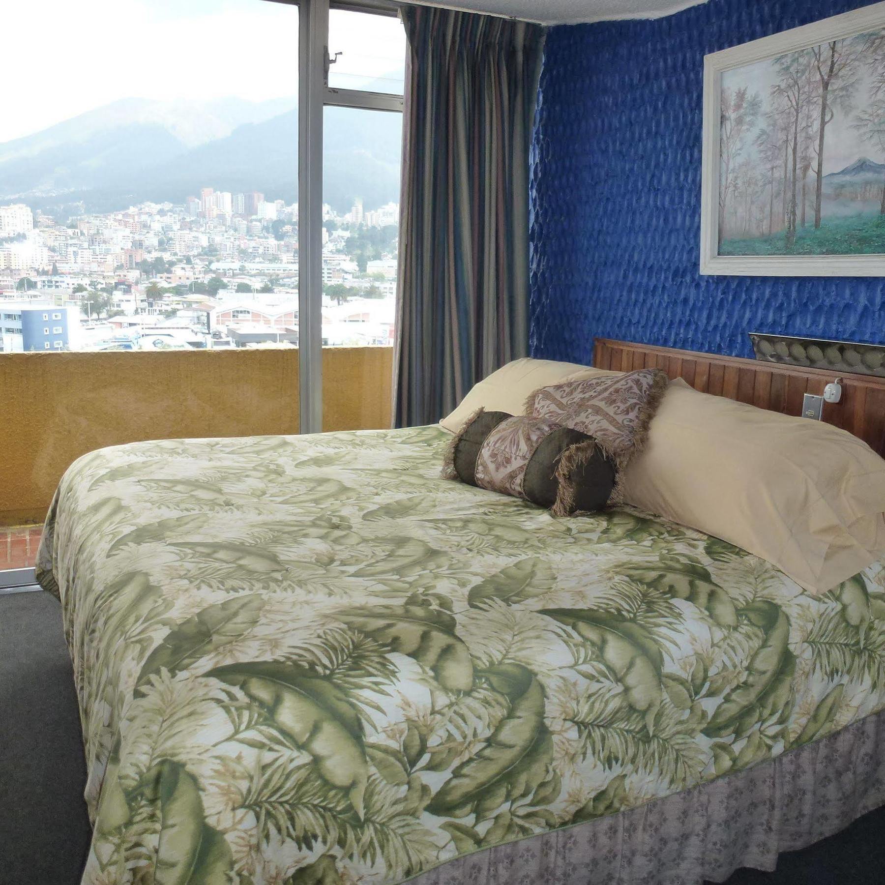 Hotel Savoy Inn Quito Exterior photo