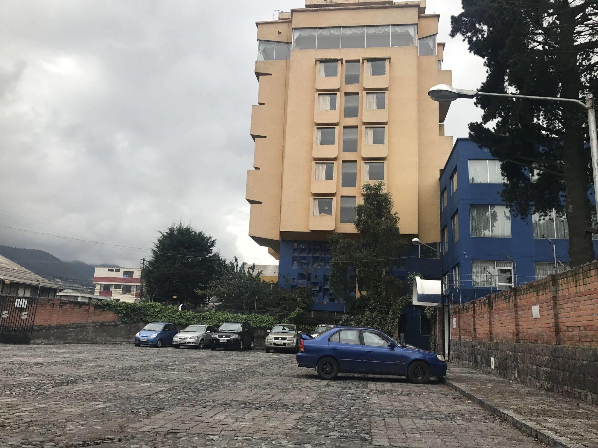 Hotel Savoy Inn Quito Exterior photo